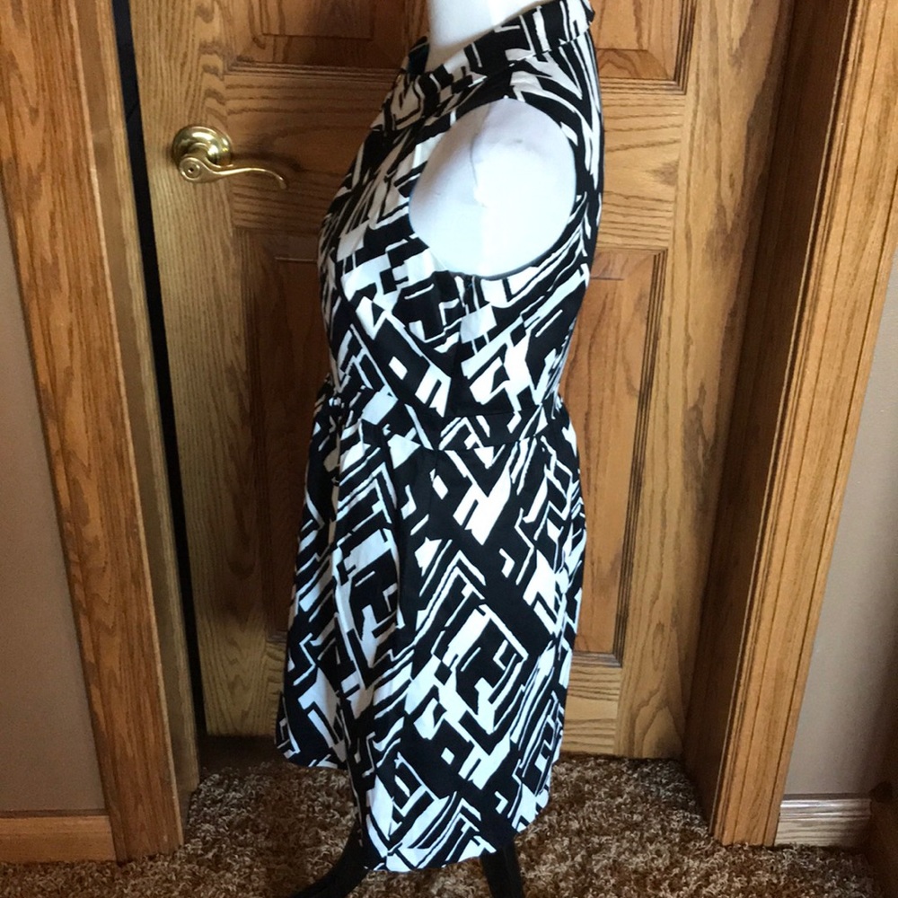 DR Collection Dress - Picture 3 of 4